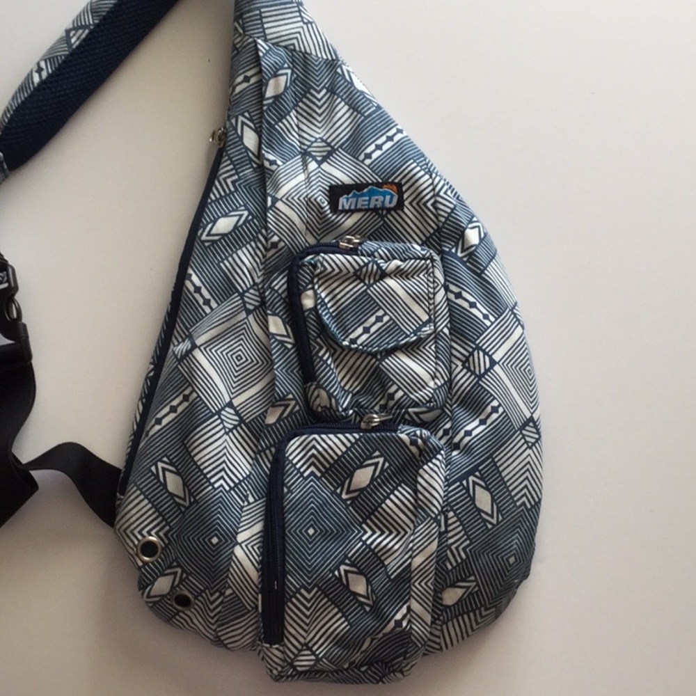Meru sling backpack